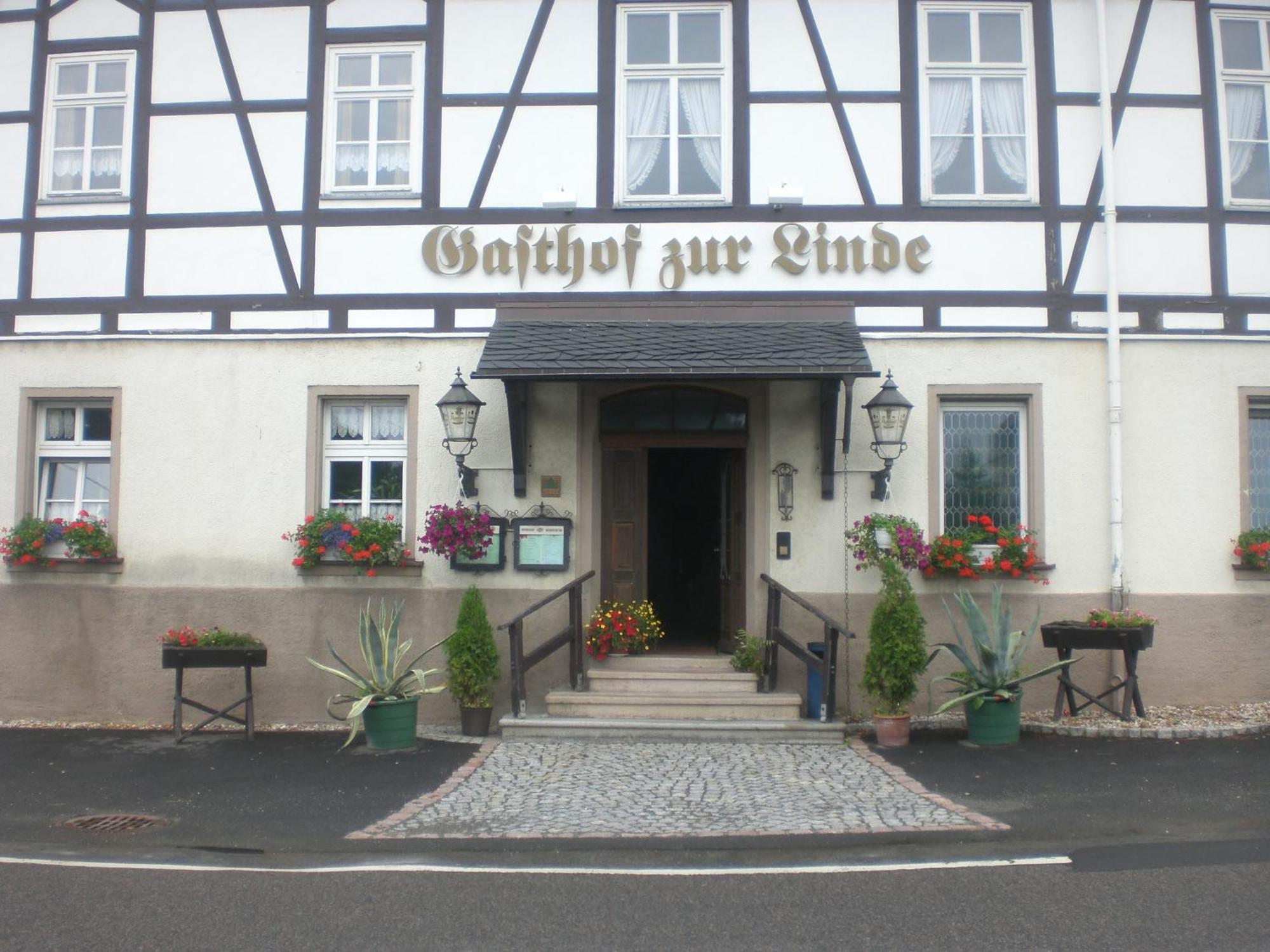 Hotel Gasthof Zur Linde Weissbach  Exteriör bild
