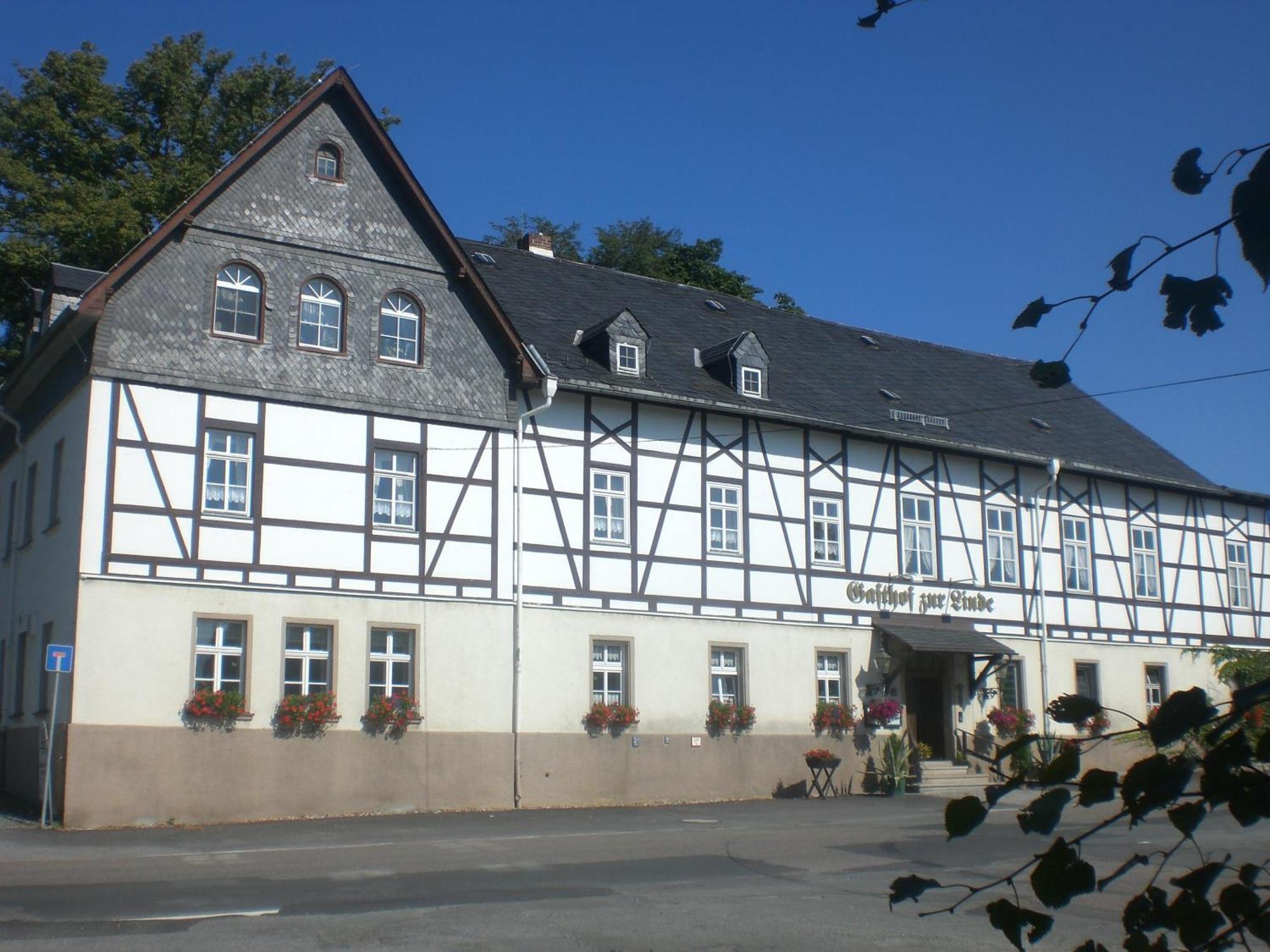 Hotel Gasthof Zur Linde Weissbach  Exteriör bild